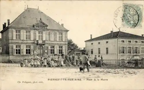 Ak Pierrefitte sur Aire Meuse, Place de la Mairie