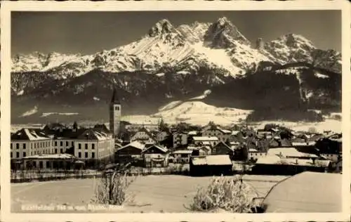 Ak Saalfelden am Steinernen Meer in Salzburg, Gesamtansicht, Winter