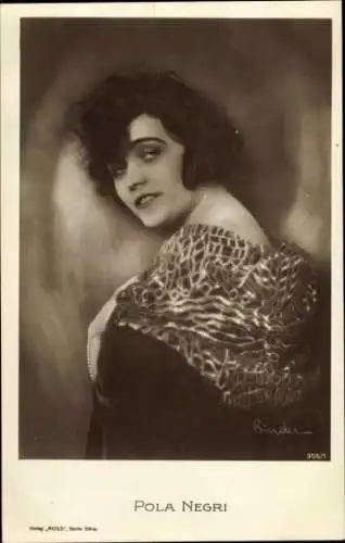 Ak Schauspielerin Pola Negri, Portrait