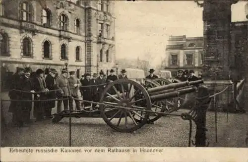 Ak Hannover in Niedersachsen, Erbeutete russische Kanonen, Rathaus