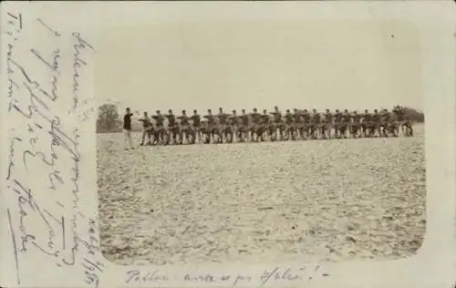 Foto Ak KuK Soldaten bei einer Schießübung