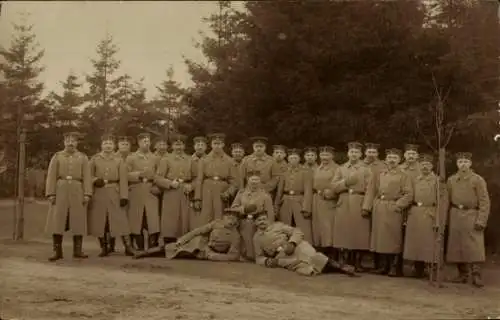 Foto Ak Lockstedt in Holstein, Lockstedter Lager, Deutsche Soldaten in Uniformen, Mäntel