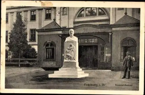 Ak Freiburg im Breisgau, Kussmaul-Denkmal