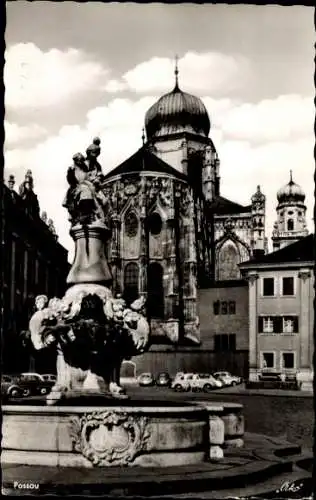 Ak Passau in Niederbayern, Wittelsbacherbrunnen mit Dom