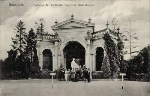 Ak Hannover Herrenhausen, Sophiendenkal im Herrenhäuser Garten