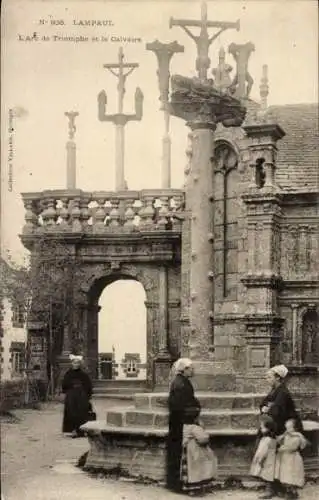 Ak Lampaul Finistère, Arc de Triomphe und Kalvarienberg