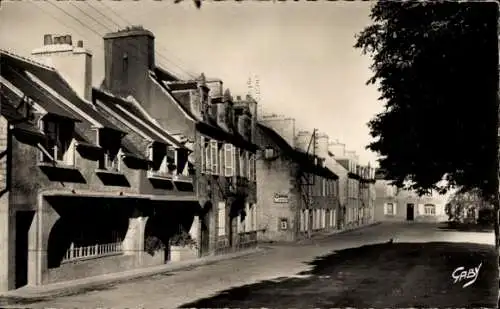 Ak Lesneven Finistère, Place du Chateau