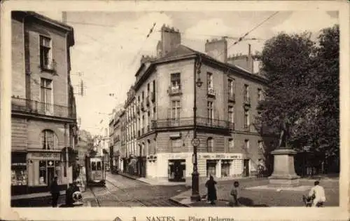 Ak Nantes Loire Atlantique, Place Delorme, Apotheke, Denkmal