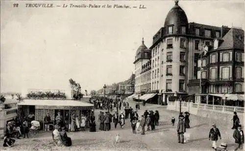 Ak Trouville Calvados, Le Trouville Palace und Les Planches