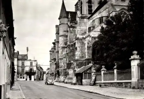 Ak Villiers le Bel Val d'Oise, Rue Gambetta, Kirche aus dem 16. Jahrhundert