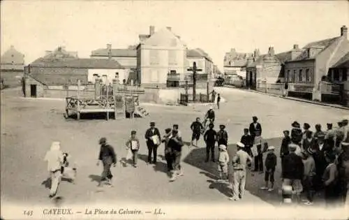 Ak Cayeux Somme, Place du Calvaire, Menschengruppe