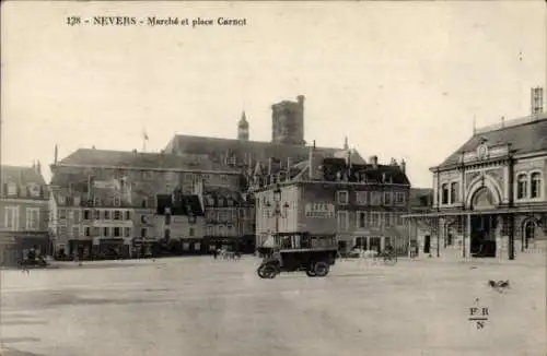 Ak Nevers Nièvre, Marken, Place Carnot