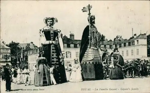 Ak Douai Nord, The Gayant Family, Karnevalsumzug