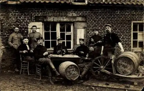 Foto Ak Deutsche Soldaten in Uniformen, 4. Batterie Res. Fuß-Art. Rgt 9, I WK