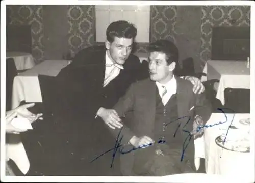 Foto Schauspieler Hans von Borsody, im Restaurant, Autogramm