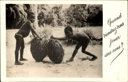 Ak Regimes de noix de palme, Enfants