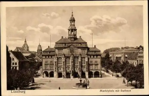 Ak Lüneburg in Niedersachsen, Marktplatz, Rathaus, Brunnen