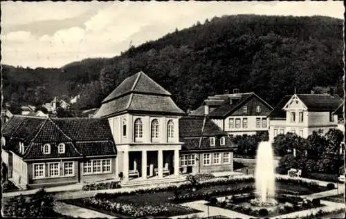 Ak Bad Grund im Harz, 100 Jahre Kur- und Heilbad, Springbrunnen