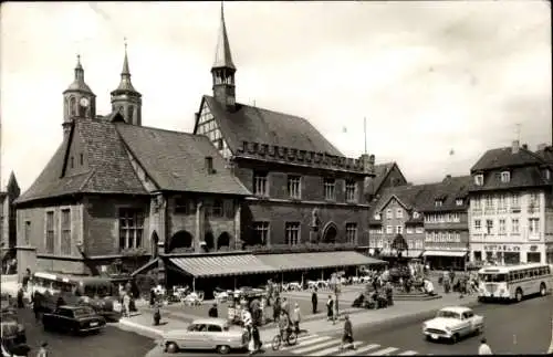 Ak Göttingen in Niedersachsen, Rathaus, Autos, Busse