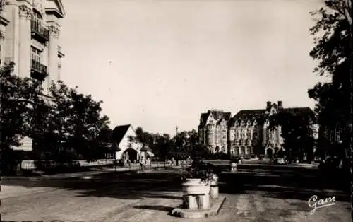 Ak Le Touquet Paris Plage Pas de Calais, Royal Picardy, vu de la Place de l'Hermitage