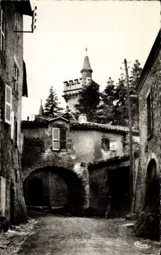 Ak Ardes sur Couze Puy de Dôme, Vieille rue d'Ardes, Tourelle du Chateau