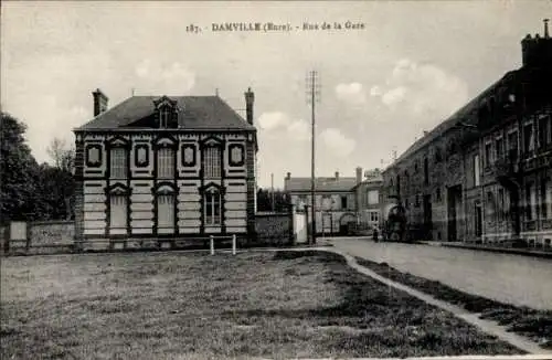 Ak Damville Ihr, Rue de la Gare