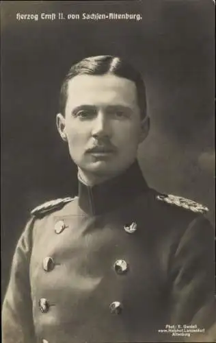 Ak Herzog Ernst II von Sachsen Altenburg, Portrait in Uniform