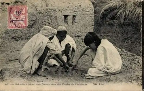 Ak Kinder spielen Dame mit Kamelknochen, Maghreb