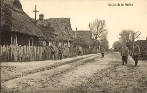 Ak Ploska Ploßka Ukraine, Dorfstraße, deutsche Soldaten, 1. WK