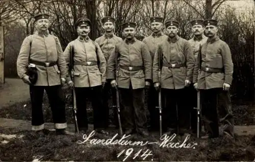 Foto Ak Deutsche Soldaten in Uniformen, Landsturm, I WK