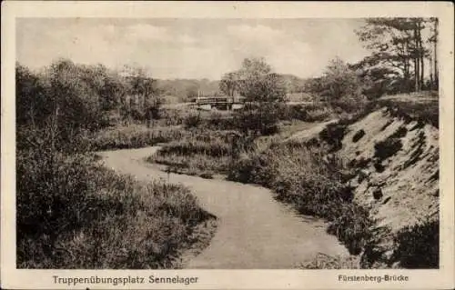 Ak Schloss Neuhaus Paderborn in Westfalen, Sennelager, Truppenübungsplatz Senne, Fürsternberg-Brücke