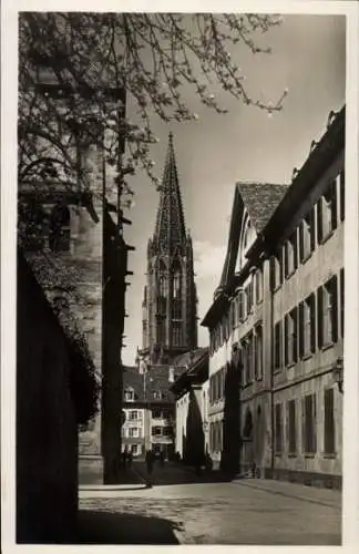 Ak Freiburg im Breisgau, Münster, Blick von der Burgstraße