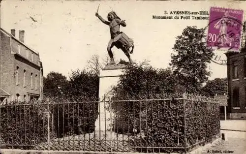 Ak Avesnes sur Helpe Nord, Monument du Petit Tambour