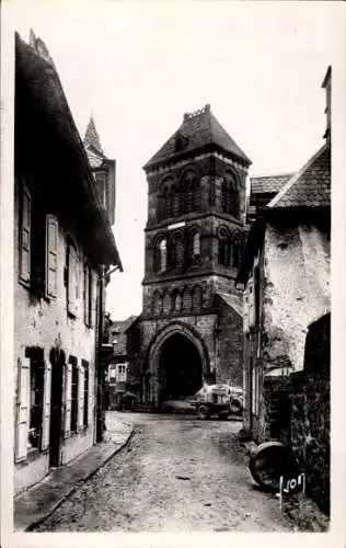 Ak Salers Cantal, Kirche