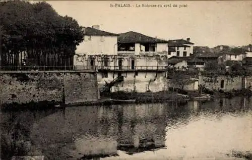 Ak Saint Palais Pyrénées Atlantiques, La Bidouze unterhalb der Brücke