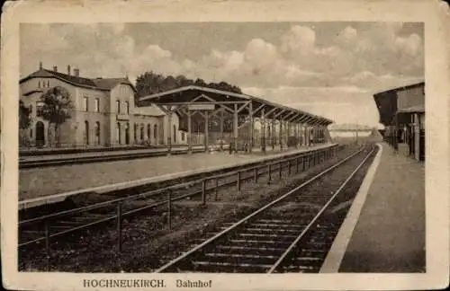 Ak Hochneukirch Jüchen Nordrhein Westfalen, Bahnhof Gleisseite, Bahnsteige