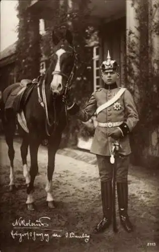 Ak Erbgroßherzog Nikolaus von Oldenburg, Portrait in Uniform, mit Pferd