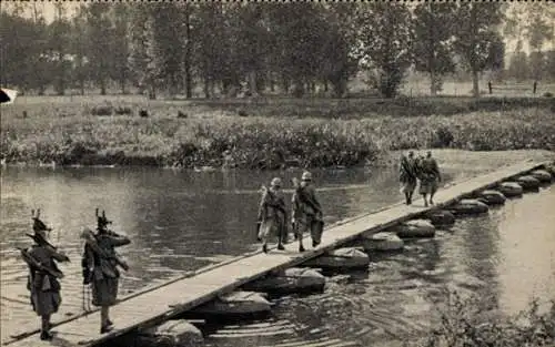 Ak Pontonbrücke, französische Soldaten, I WK