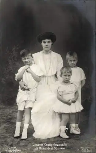 Ak Kronprinzessin Cecilie von Preußen, Prinz Wilhelm, Louis Ferdinand, Hubertus