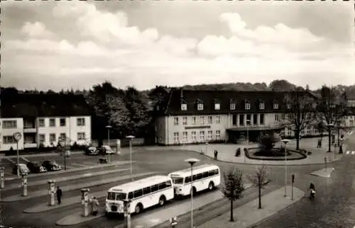 Ak Gütersloh in Westfalen, Bahnhof, Busse