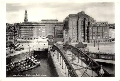 Ak Hamburg Mitte Altstadt, Chilehaus, Ballin-Haus, Brücke, Boote