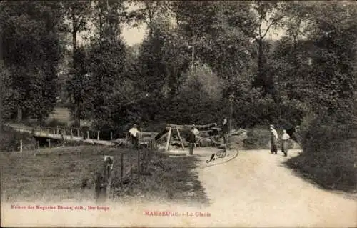 Ak Maubeuge Nord, Le Glacis