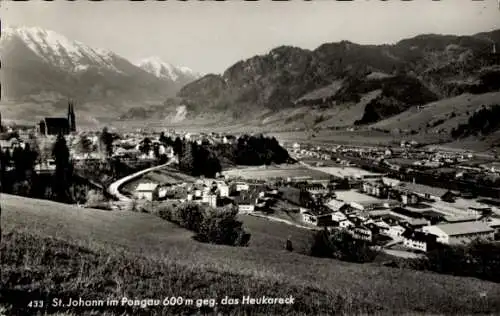 Ak Sankt Johann im Pongau in Salzburg, Panorama, Blick gegen das Heukareck