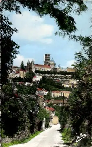 Ak Angoulême Charente, Vue sur  le quartier St-Pierre, Kathedrale