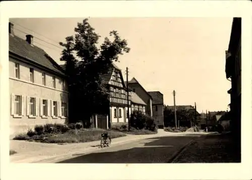 Ak Hermsdorf in Thüringen, Straßenpartie