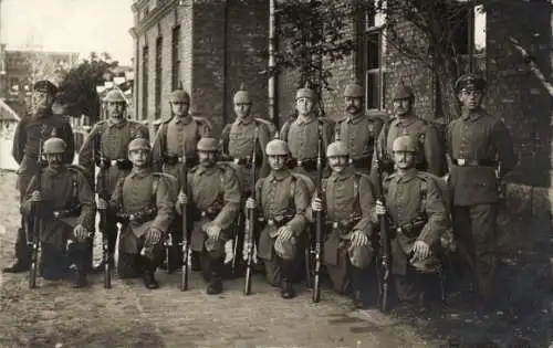 Ak Liepaja Libau Lettland, Deutsche Soldaten in Uniformen, I WK