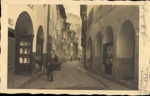 Foto Ak Meran Merano Südtirol, Straßenpartie, Arkaden