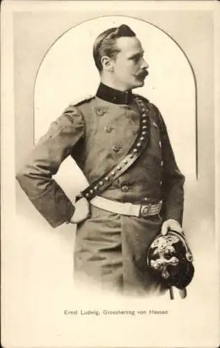 Ak Großherzog Ernst Ludwig von Hessen, Standportrait, Uniform