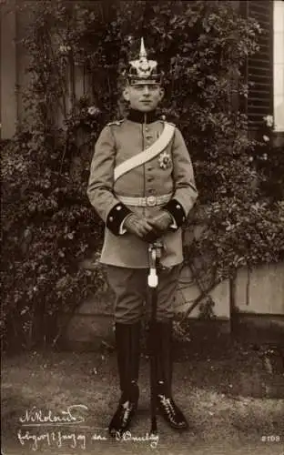 Ak Nikolaus Erbgroßherzog von Oldenburg, Standportrait in Uniform, Pickelhaube