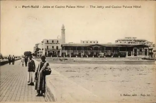 Ak Port Said Ägypten, Jetee und Casino Palace Hotel, Strandpartie, Einheimische